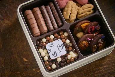 癒しのチョコ缶