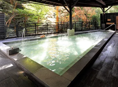 露天風呂「かえでの湯」紅葉シーズン