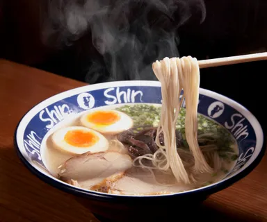 博多らーめん Shin-Shin