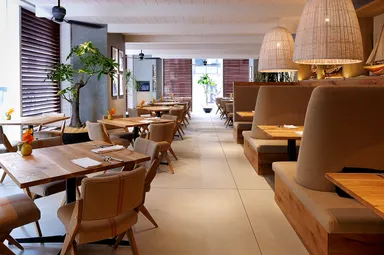 レストラン内観