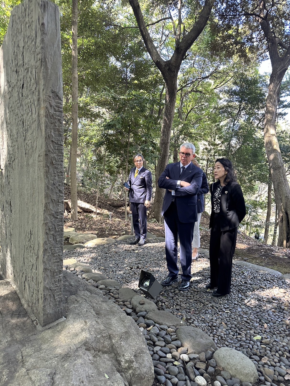 イタリア大使が10月18日(金)新潟県新発田市の長徳寺に来訪し、
忠臣蔵・堀部安兵衛のお墓にご納骨 – Net24