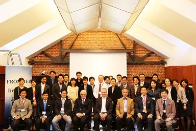 Dr.Werner Schuppを囲んでの記念撮影