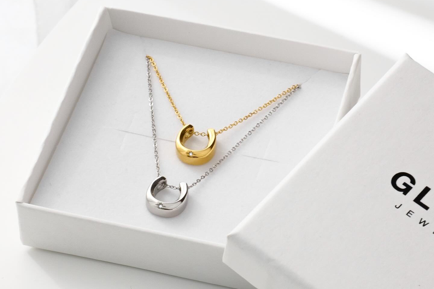 冬の新作ネックレスコレクション、「GLUCK」から登場。 クリスマスの贈り物に最適です
