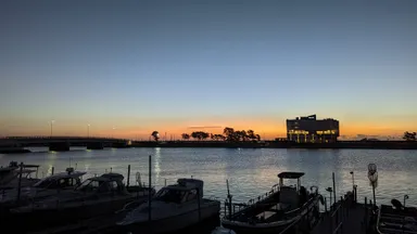 ゆりあげ港朝市から見た朝焼け