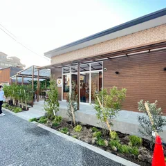 外観　街のカフェの様子