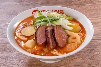 燻製鴨の根菜アラビアータトマト麺