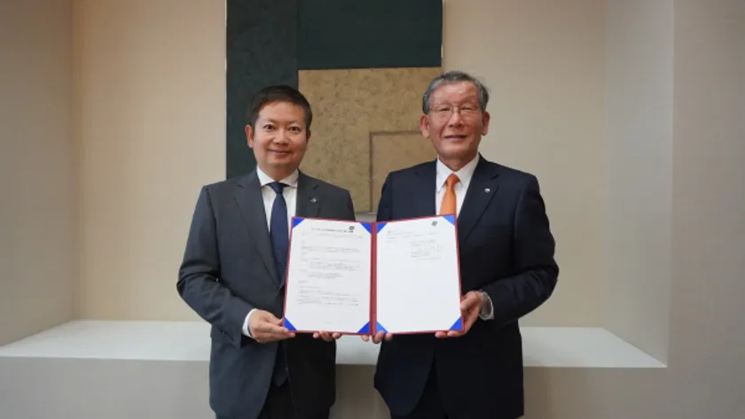 2024年11月6日に行われた基本合意書(MOU)締結式にて BSIジャパン 代表取締役社長 漆原 将樹、NTTアーバンソリューションズ 代表取締役社長 辻上 広志