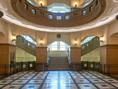 港区立郷土歴史館　2階中央ホール