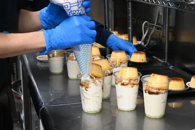 プリンパフェ製造の様子