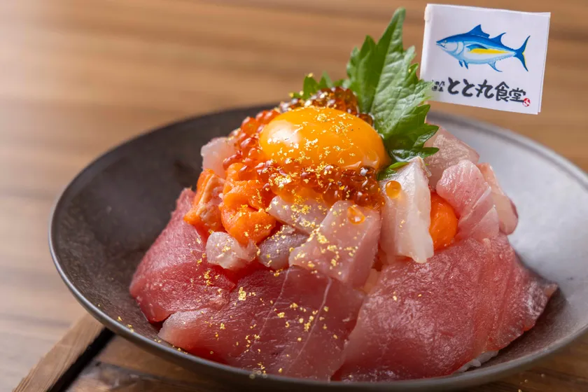 とと丸マグとろろ月見丼 2,180円