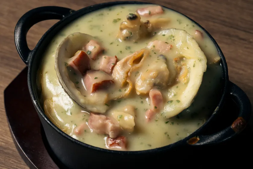 (2) 溶岩パスタ ボンゴレクラムチャウダー