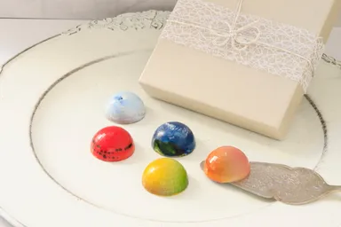 月に願うパッケージ