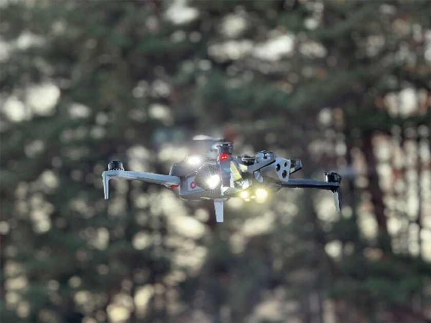 福島県昭和村で自律飛行型ドローン「Skydio X10」と低軌道衛星「Starlink Business」を活用した夜間人物探索に成功