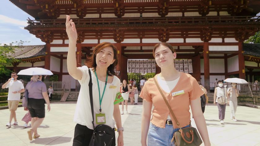 定期観光バス　インバウンドコース 
“Perfect Nara Park Tour"
運行時刻変更と車両のラッピングについて