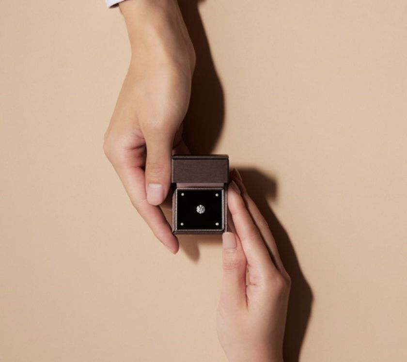 ホリデーシーズンのサプライズプロポーズには最上級の輝きを
クリスマスまでに間に合う『ダイヤモンド プロポーズ』