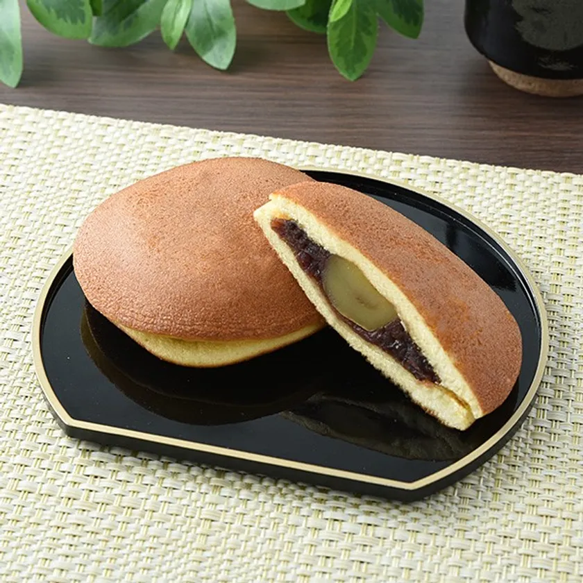 ファミマルSweets PREMIUM まるっと一粒栗どら焼き