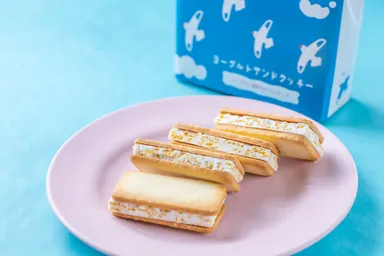 ヨーグルトサンドクッキー 4個 780円／10個 1,740円