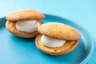 ヨーグルトブッセ 1個 250円／3個 820円／6個 1,640円