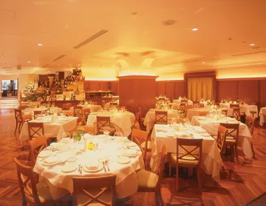 ダイニング店内