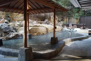 四季の花　露天風呂1