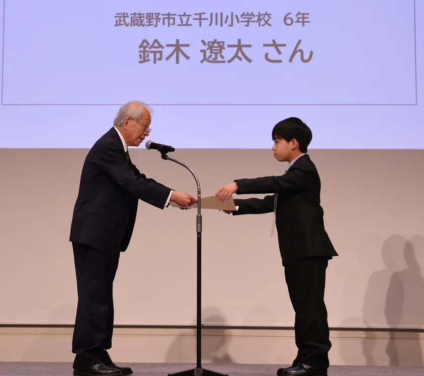文部科学大臣賞 鈴木遼太さん表彰