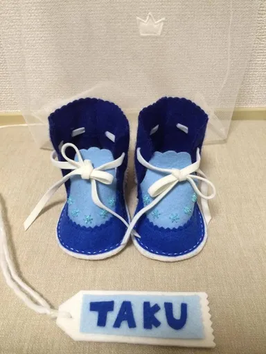 オーダーメイドのフェルト靴