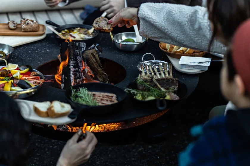 ベンチ&テーブル一体型焚き火台「ocota」4