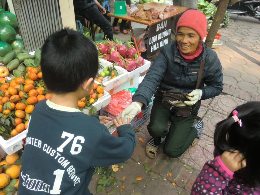 市場での買い物体験 ゼロの多いお札にビックリ