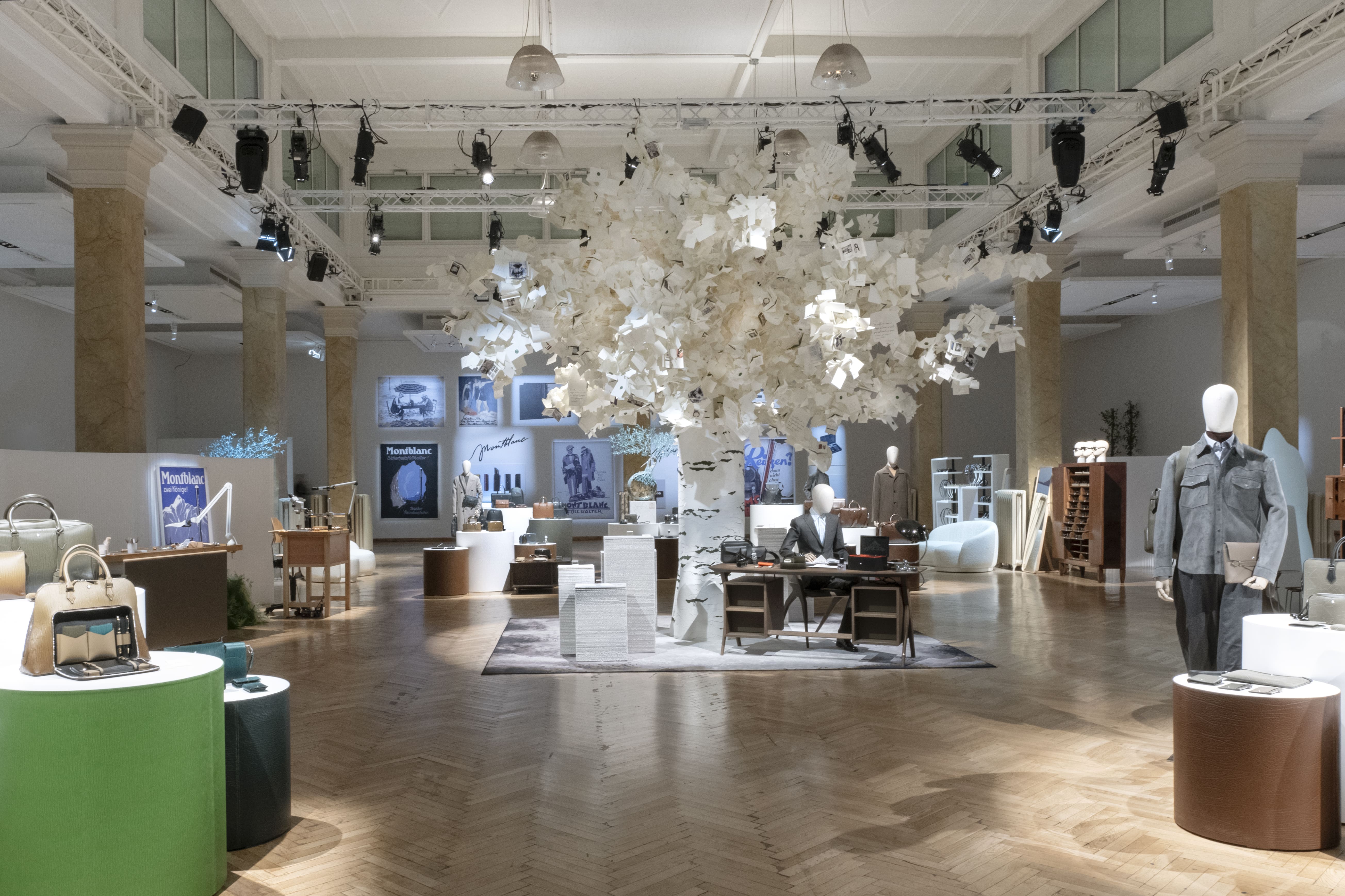 モンブランが展開する2025秋冬コレクション「The Journey」―ミラノファッションウィークでの特別プレビュー