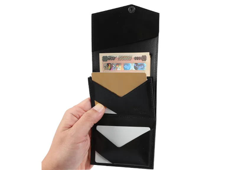 特殊な構造でカードが取りやすい