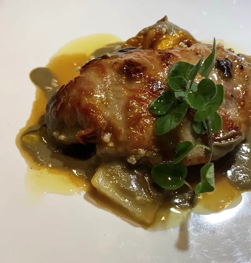 常陸の輝き豚フィレのサルティンボッカ 白菜のロースト フキノトウのソース