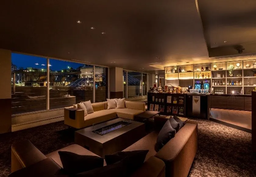 ホテルラウンジ