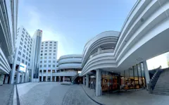 総合学院テクノスカレッジ中庭