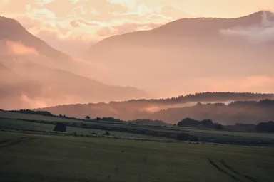 2024年大会スタート前・天狗平の朝焼け