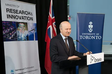 レーザ・モリディ大臣 