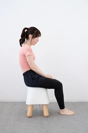 猫背　骨盤が立っていない