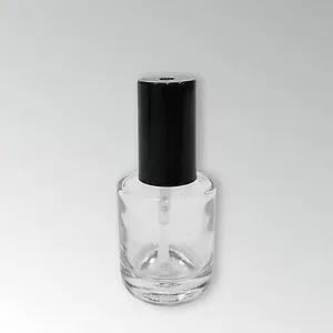 フタが植物由来の樹脂と竹炭で作ったネイルポリッシュ容器