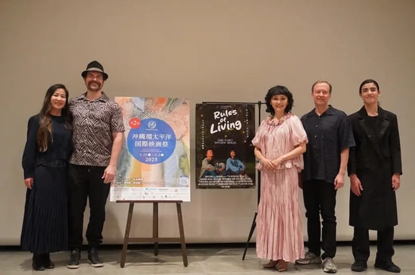 (左から)エグゼクティブ・プロデューサー 鈴木由布子、プロデューサー ジェフリー・ロウ、主演 南果歩、監督&主演 グレッグ・デール、出演 ルカ・ロウ