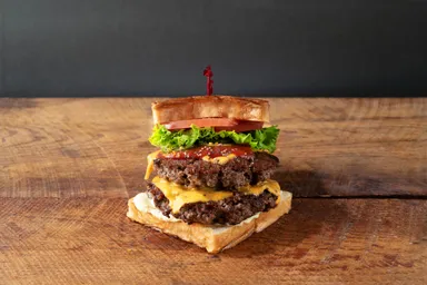 JB's名物の四角い食パンバーガー