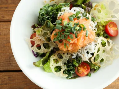 サーモン明太しらす丼