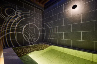 101号室：泡沫 Utakata(寝湯)