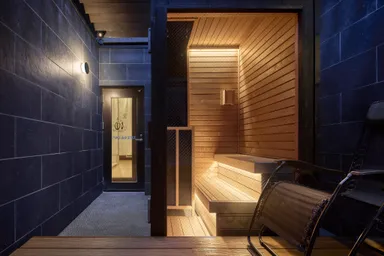 101号室：泡沫 Utakata（ロウリュウサウナ）