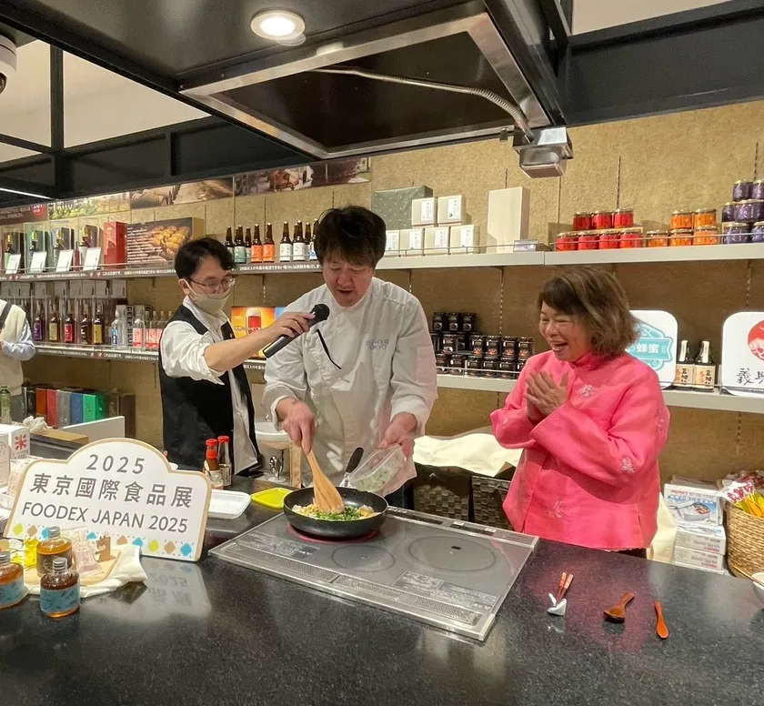 山下シェフ ガチョウ油チャーハン実演