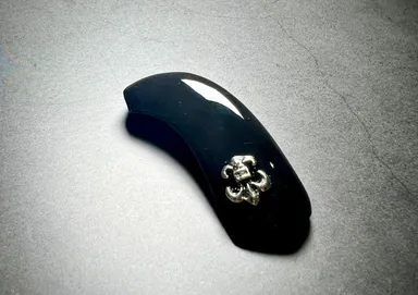 ネイルの技術を応用した高品質の補聴器カバー(1)