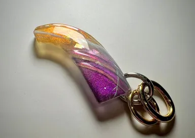 ネイルの技術を応用した高品質の補聴器カバー(2)