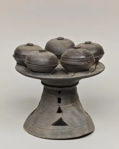 重要美術品　子持高坏　古墳時代・6世紀　長野県茅野市 疱瘡神塚古墳出土　須恵器　五味健藏氏寄贈　東京国立博物館蔵(※貸与予定作品)