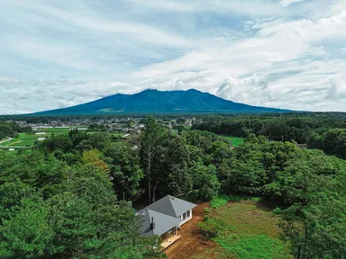 八ヶ岳南麓に立つ「Agriturismo YUTAKA」