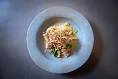 自家製カサレッチェ　甲斐路軍鶏と春野菜のブロード仕立て