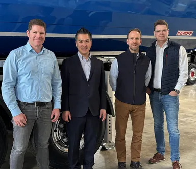 独トレイラーメーカーKEMPF社にて