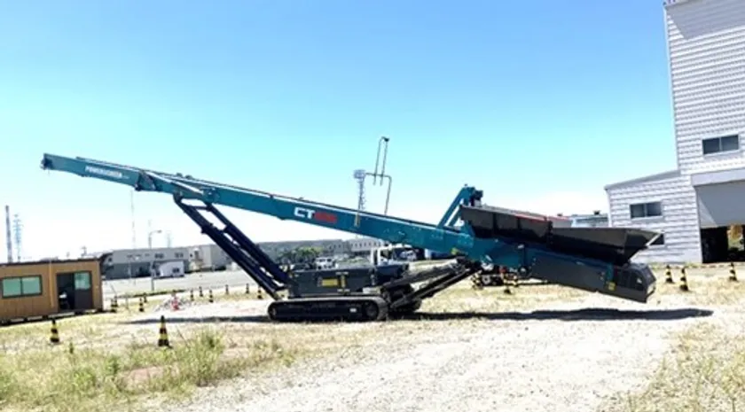 写真1:遠隔操作移動式コンベヤ